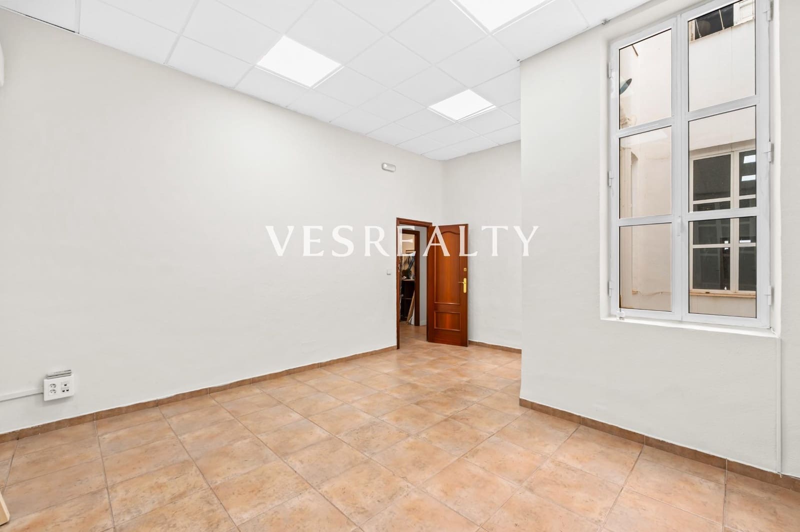 4 soveværelse Kontor til leje i Alicante by - € 2.200 (Ref: 9963328)