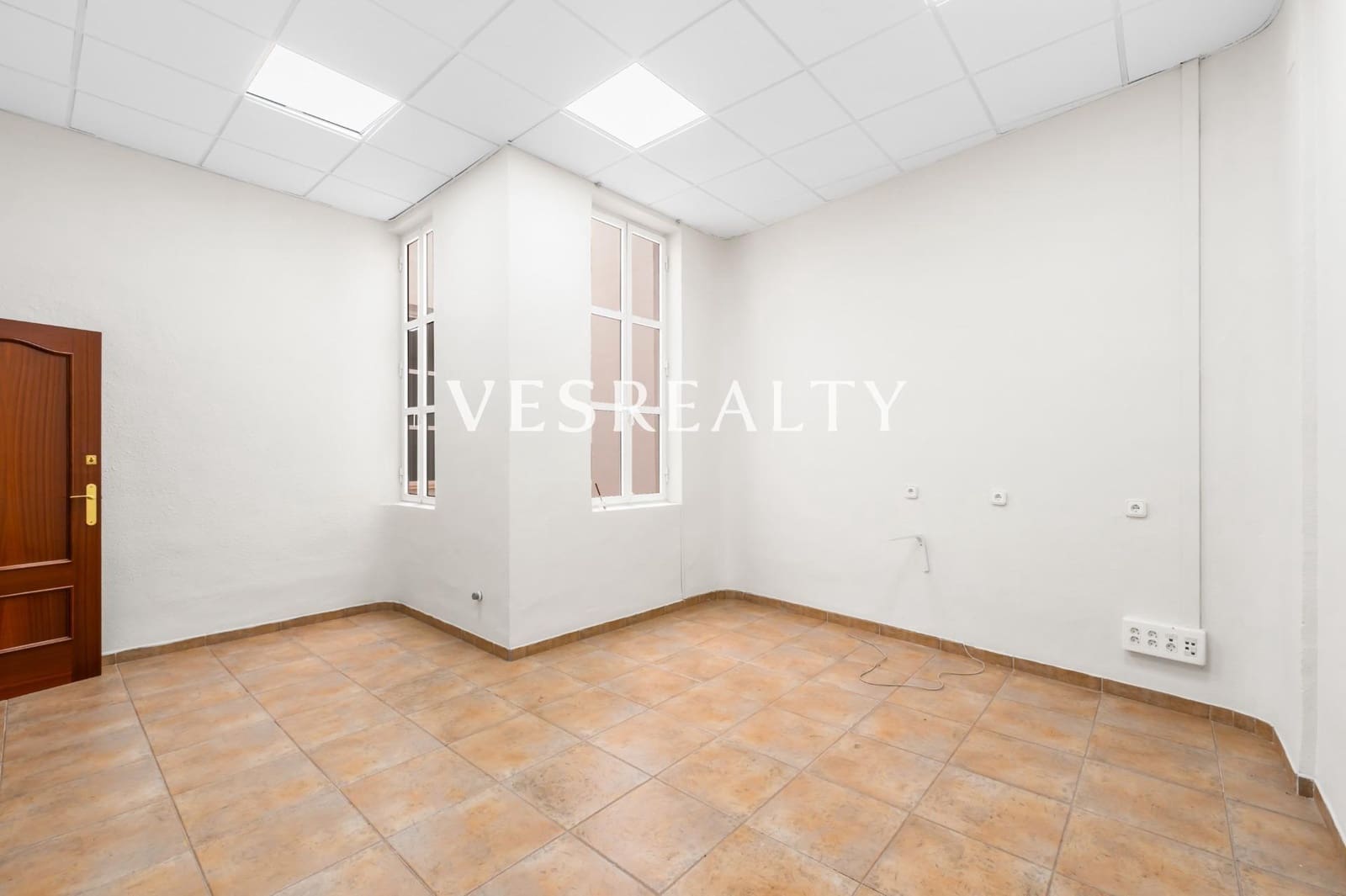 4 soveværelse Kontor til leje i Alicante by - € 2.200 (Ref: 9963328)