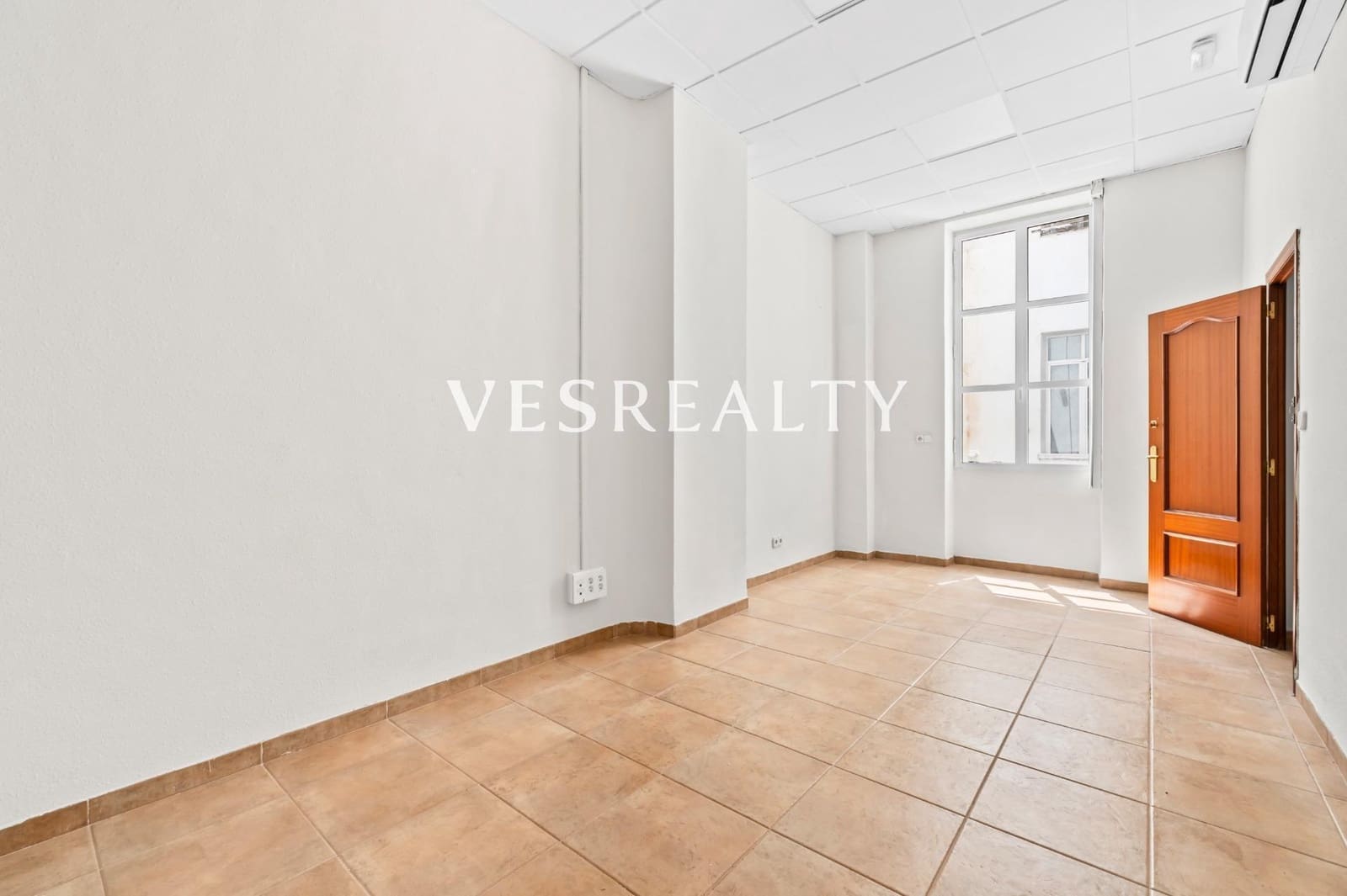 4 soveværelse Kontor til leje i Alicante by - € 2.200 (Ref: 9963328)