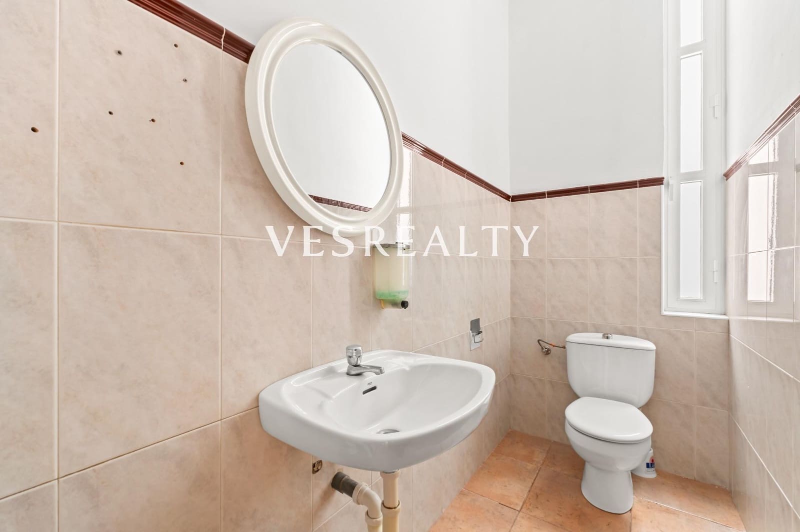 4 soveværelse Kontor til leje i Alicante by - € 2.200 (Ref: 9963328)