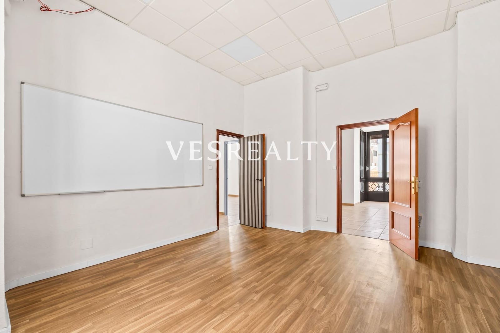 4 soveværelse Kontor til leje i Alicante by - € 2.200 (Ref: 9963328)