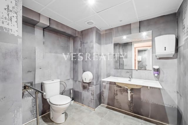 Kommersiell til leie i Alicante by - € 1 800 (Ref: 9966798)