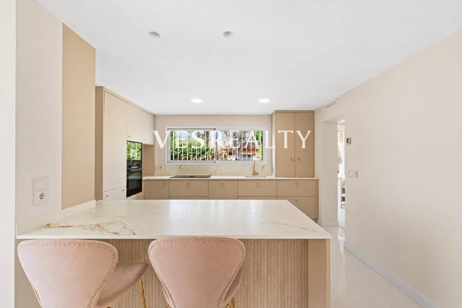 7 slaapkamer Villa te koop in La Font met zwembad garage - € 1.395.000 (Ref: 9975610)