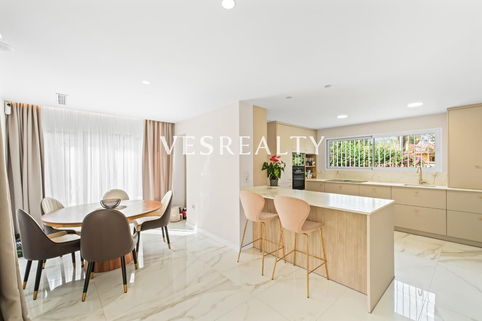 7 slaapkamer Villa te koop in La Font met zwembad garage - € 1.395.000 (Ref: 9975610)