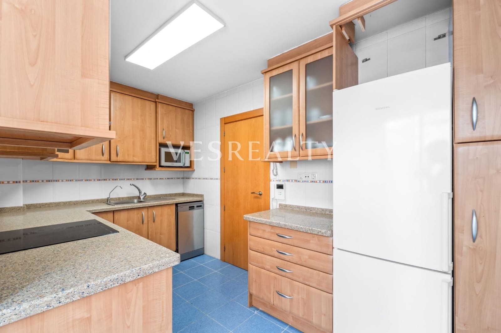 3 bedroom Flat for sale in Alicante / Alacant city - € 345,000 (Ref: 9977484)