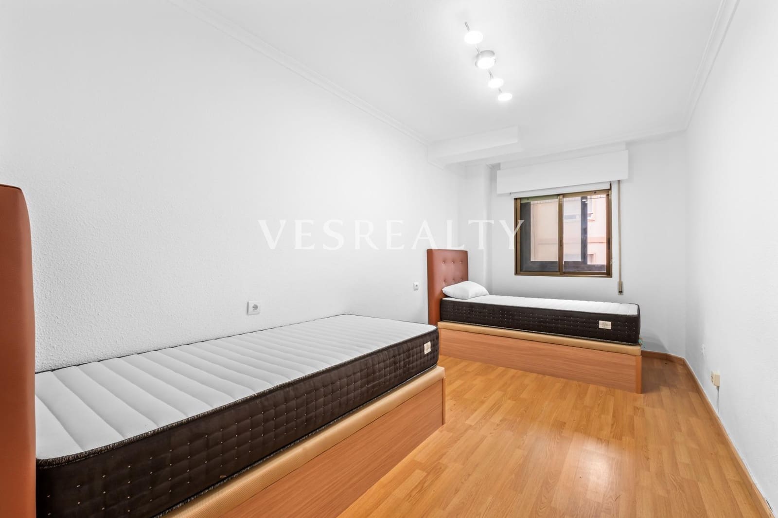 3 bedroom Flat for sale in Alicante / Alacant city - € 345,000 (Ref: 9977484)