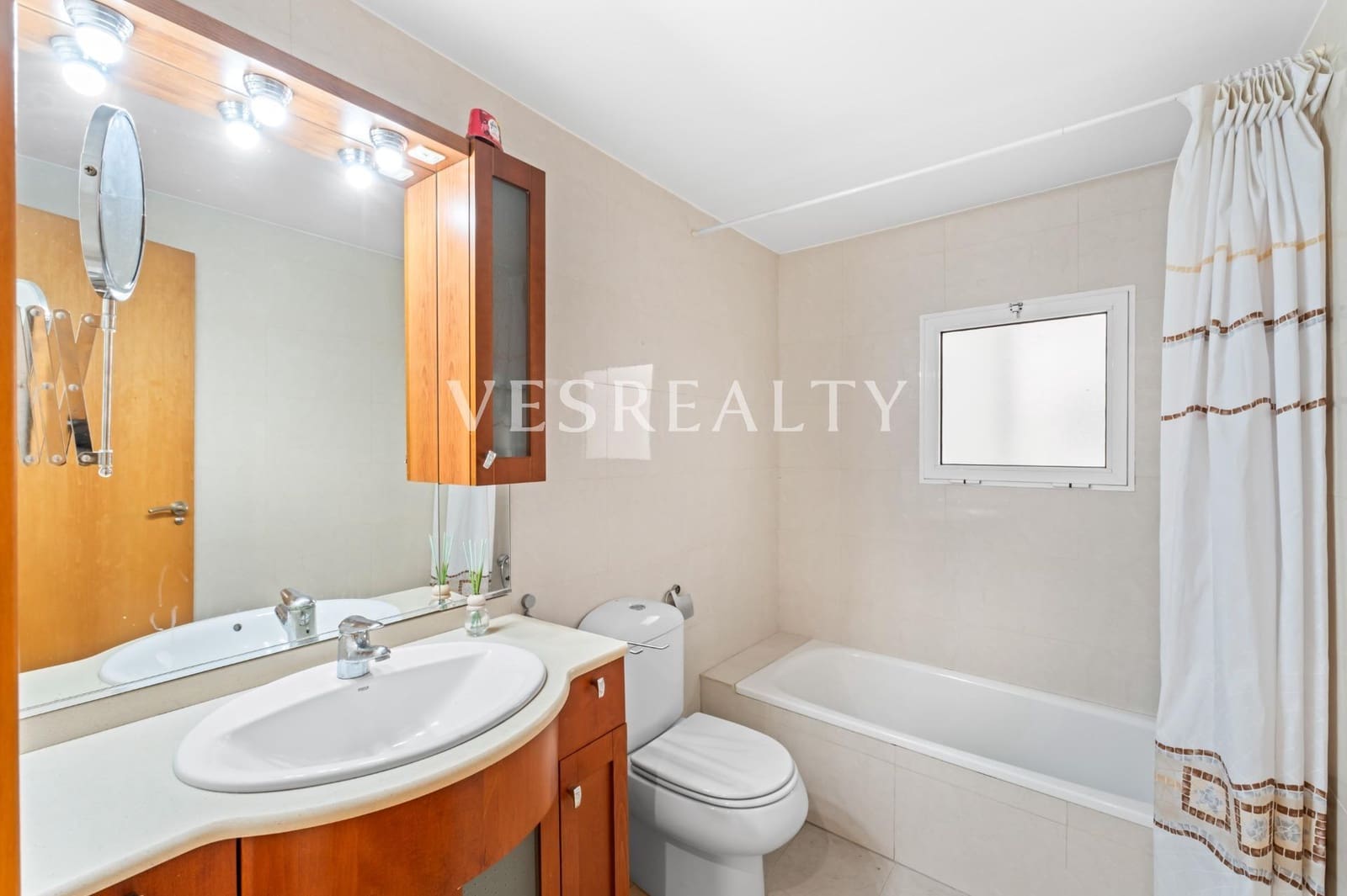 3 bedroom Flat for sale in Alicante / Alacant city - € 345,000 (Ref: 9977484)