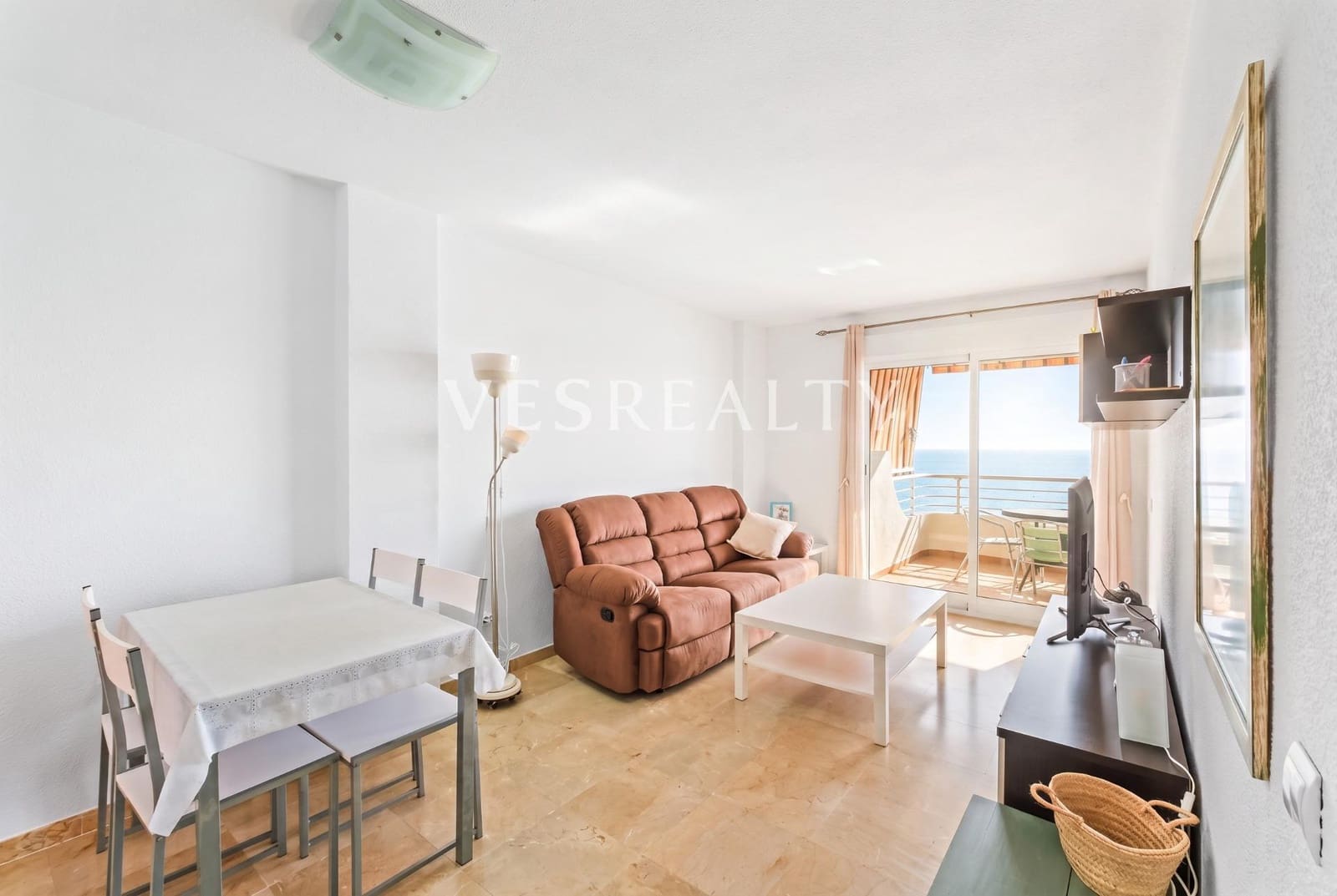 2 soverom Leilighet til leie i Playa de San Juan med svømmebasseng garasje - € 1 700 (Ref: 9977485)