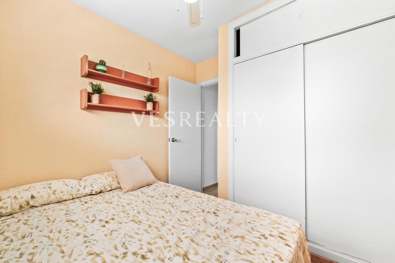 2 soverom Leilighet til leie i Playa de San Juan med svømmebasseng garasje - € 1 700 (Ref: 9977485)
