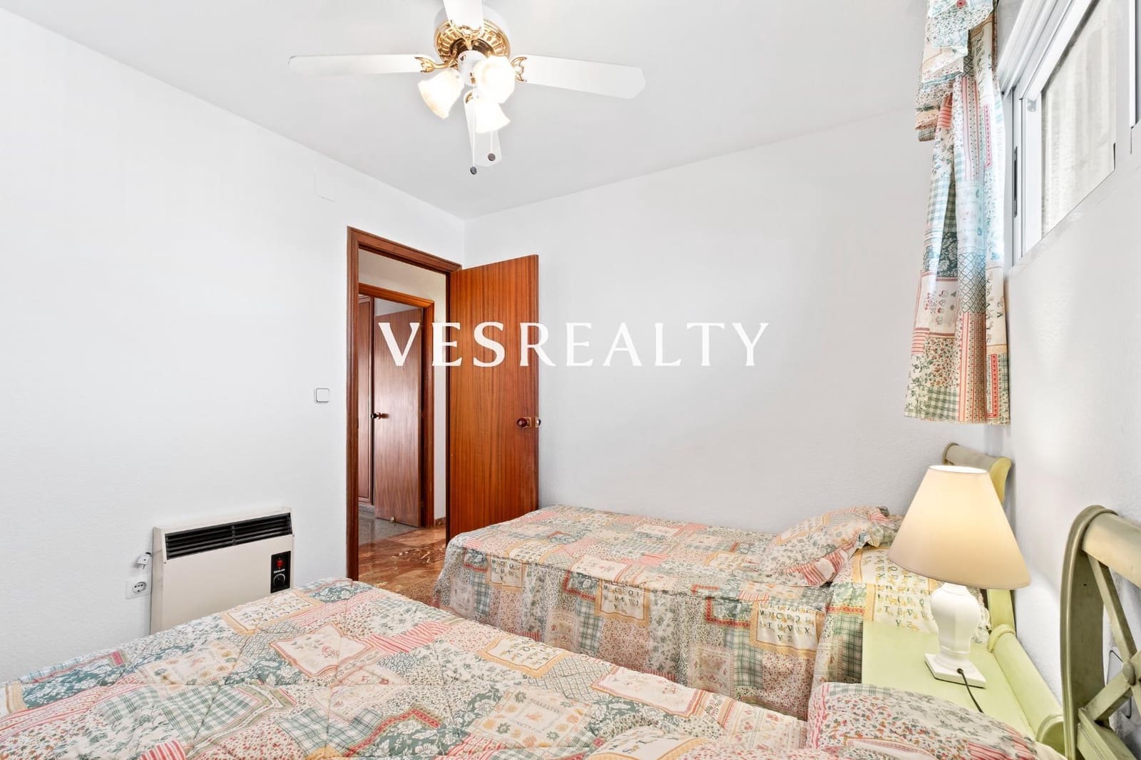 2 soverom Leilighet til leie i Playa de San Juan med svømmebasseng garasje - € 1 300 (Ref: 9985137)