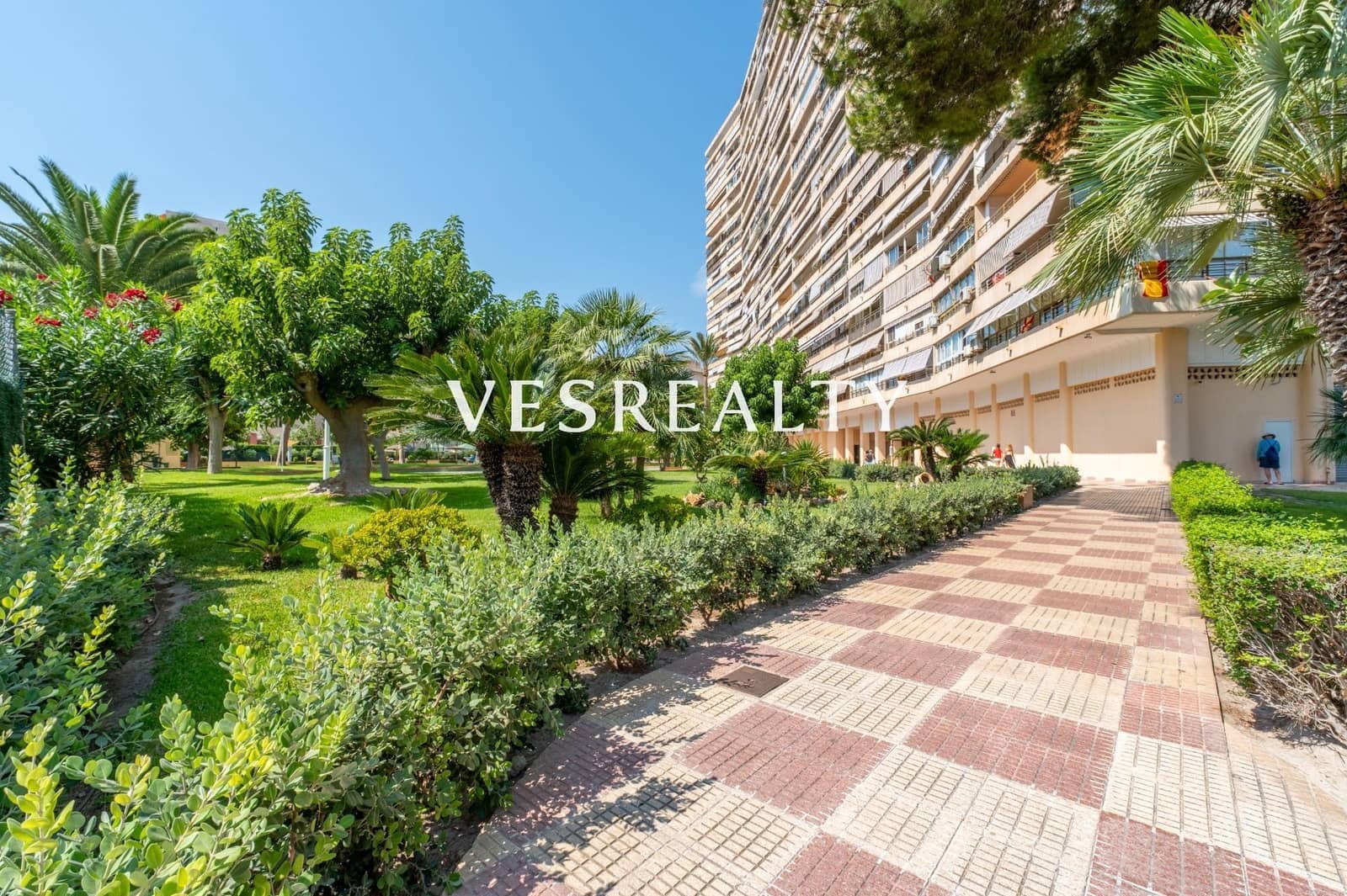 2 soverom Leilighet til leie i Playa de San Juan med svømmebasseng garasje - € 1 300 (Ref: 9985137)