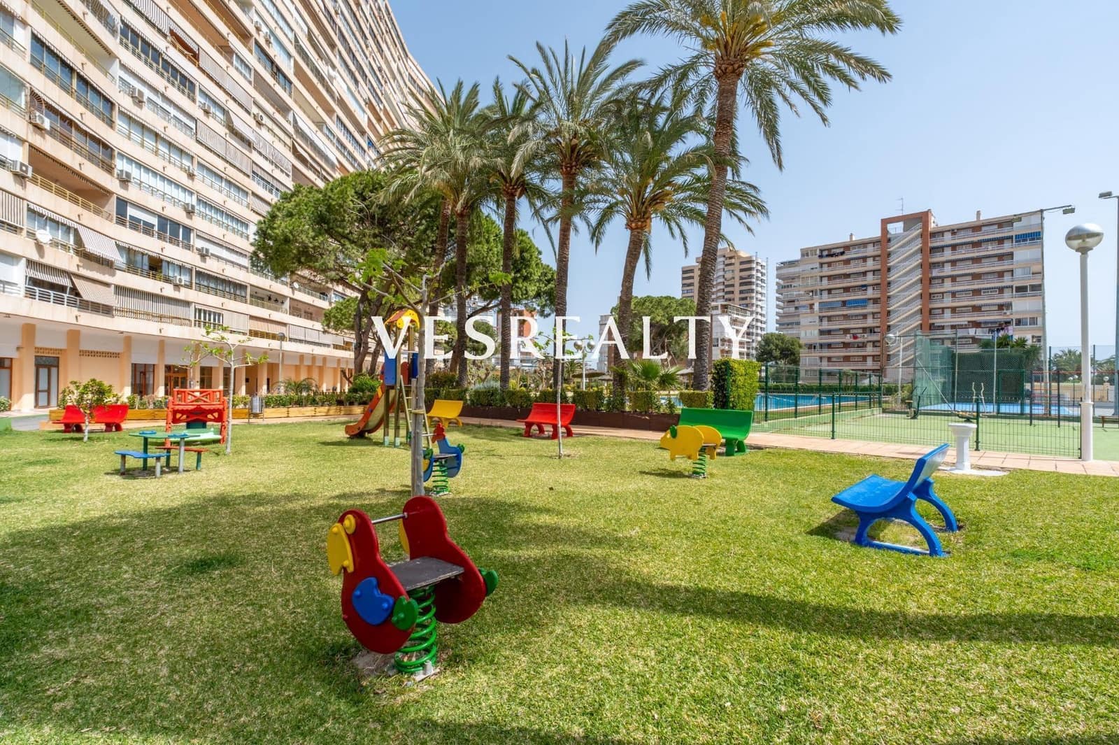 2 soverom Leilighet til leie i Playa de San Juan med svømmebasseng garasje - € 1 300 (Ref: 9985137)