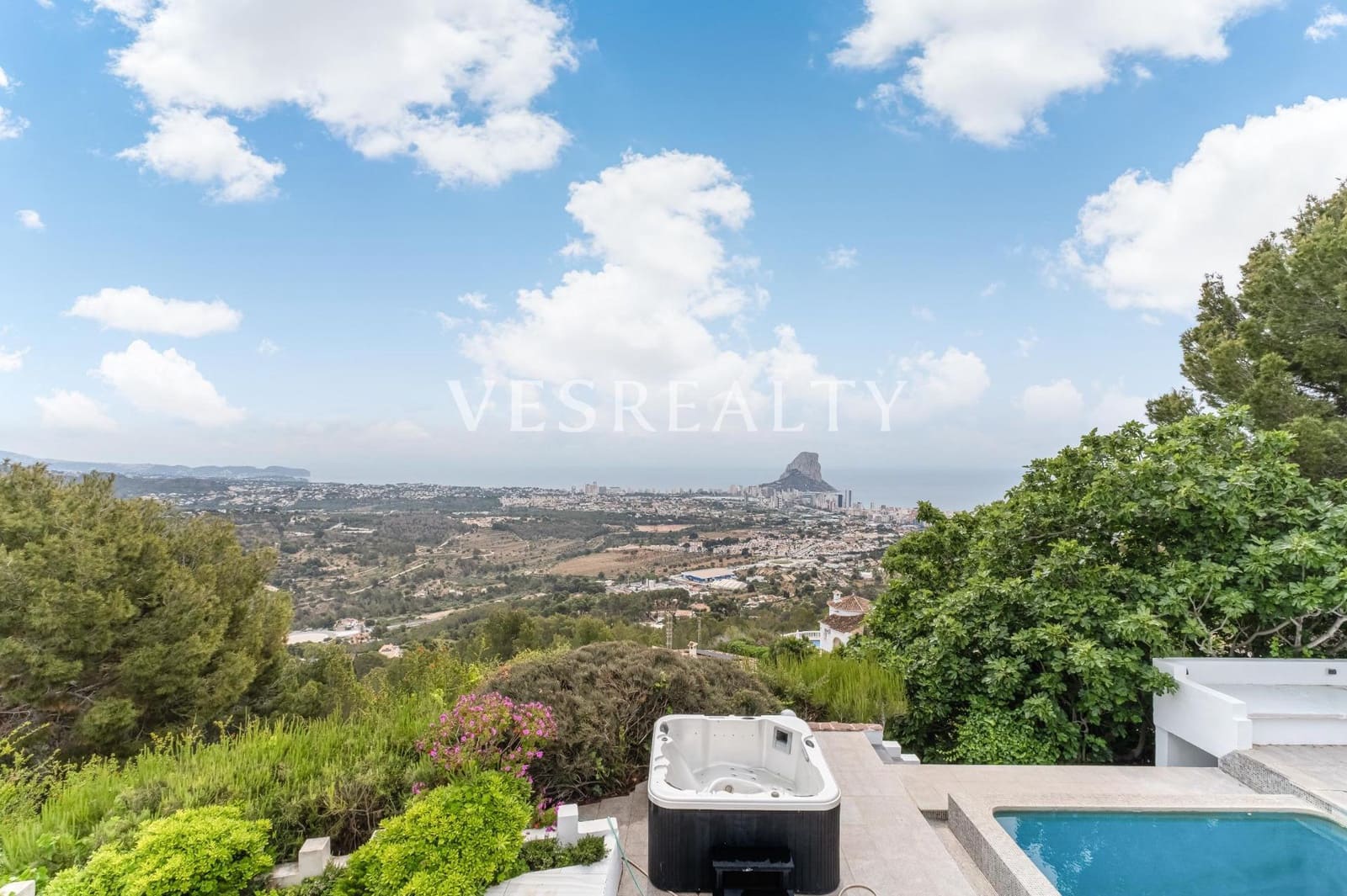 7 makuuhuone Huvila myytävänä paikassa Calpe / Calp mukana uima-altaan - 2 995 000 € (Ref: 9990876)
