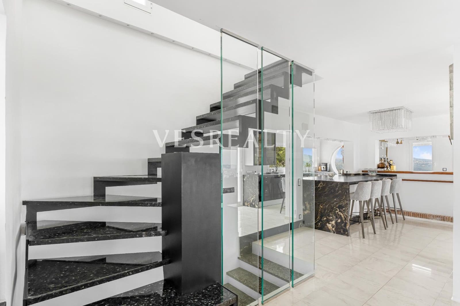 7 makuuhuone Huvila myytävänä paikassa Calpe / Calp mukana uima-altaan - 2 995 000 € (Ref: 9990876)