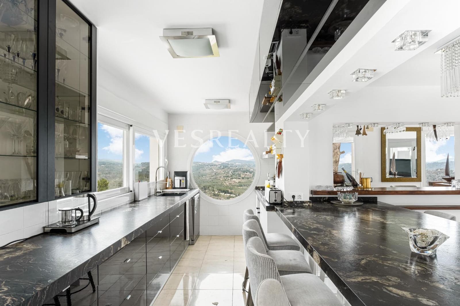 7 makuuhuone Huvila myytävänä paikassa Calpe / Calp mukana uima-altaan - 2 995 000 € (Ref: 9990876)
