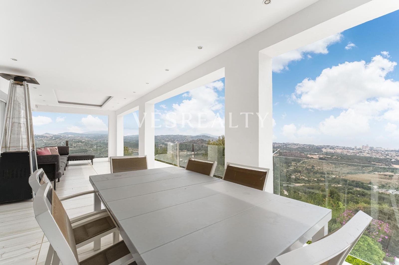7 makuuhuone Huvila myytävänä paikassa Calpe / Calp mukana uima-altaan - 2 995 000 € (Ref: 9990876)