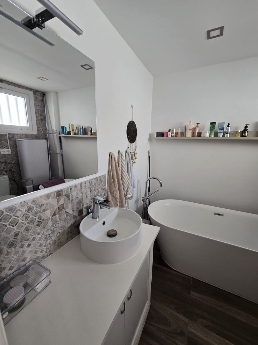 2 bedroom Apartment for sale in Playa Paraiso with pool garage - € 285,000 (Ref: 10009690)
