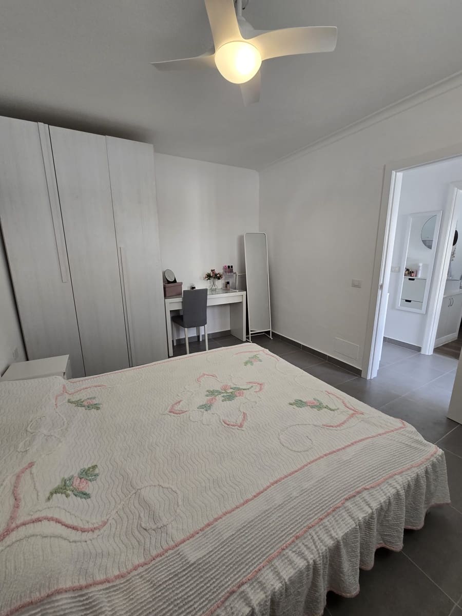 2 bedroom Apartment for sale in Playa Paraiso with pool garage - € 285,000 (Ref: 10009690)