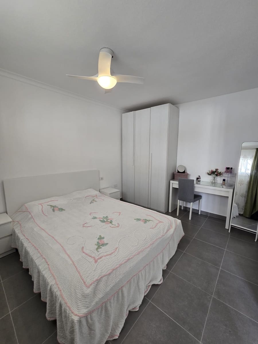2 bedroom Apartment for sale in Playa Paraiso with pool garage - € 285,000 (Ref: 10009690)