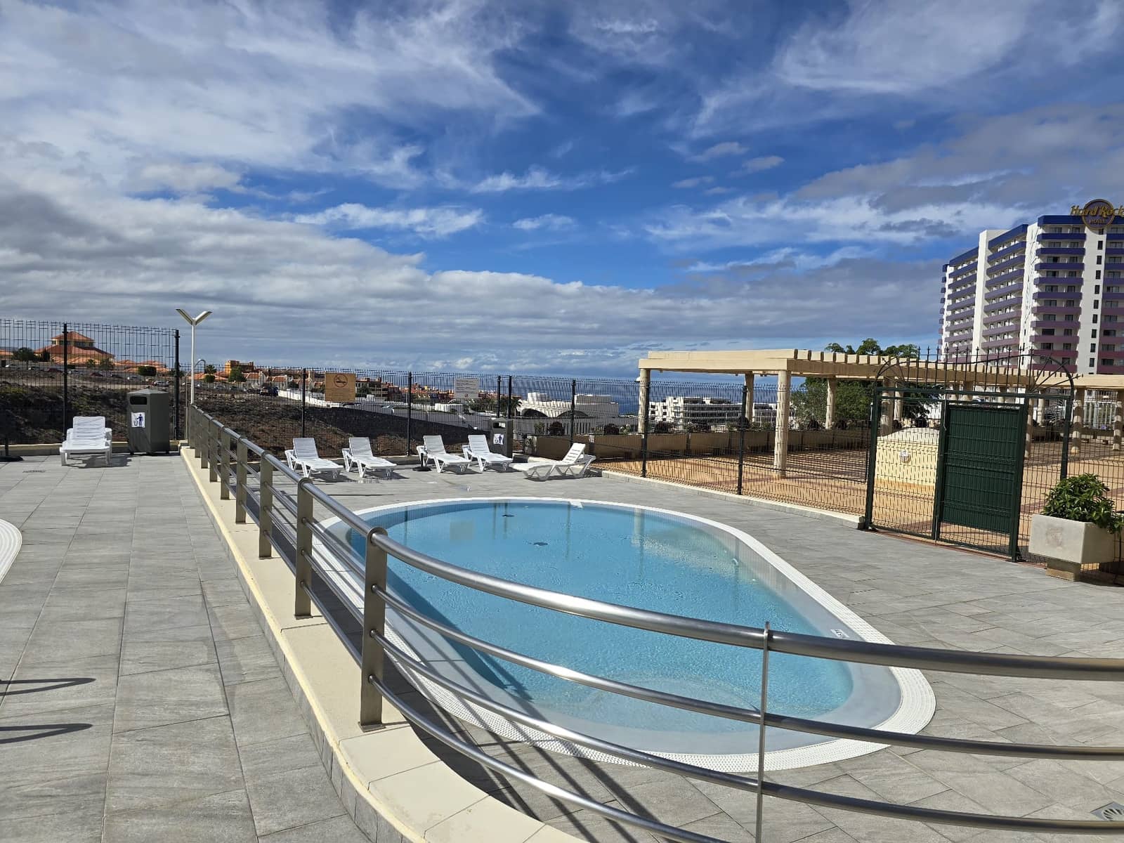 2 slaapkamer Appartement te koop in Playa Paraiso met zwembad - € 285.000 (Ref: 10039224)