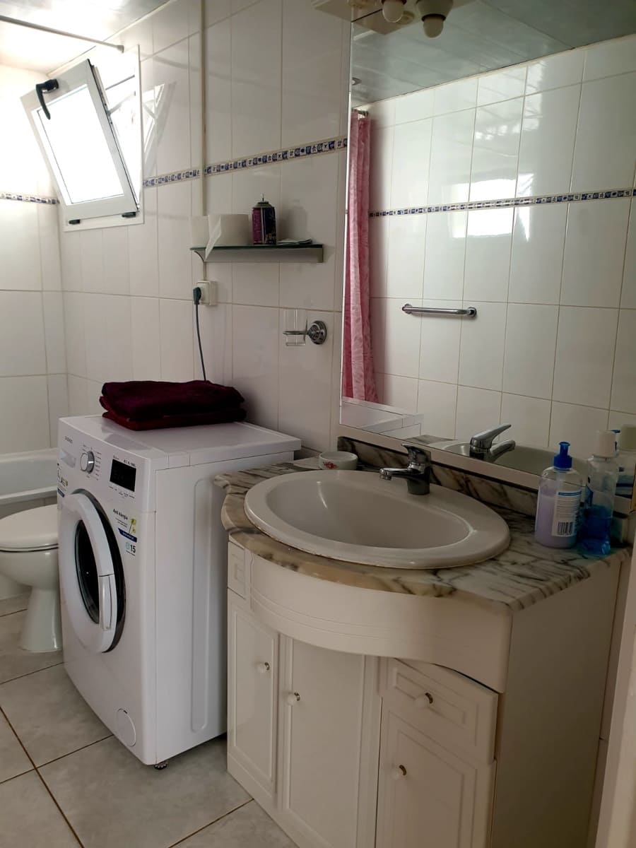 1 soveværelse Lejlighed til salg i Los Cristianos med swimmingpool - € 234.999 (Ref: 8951673)