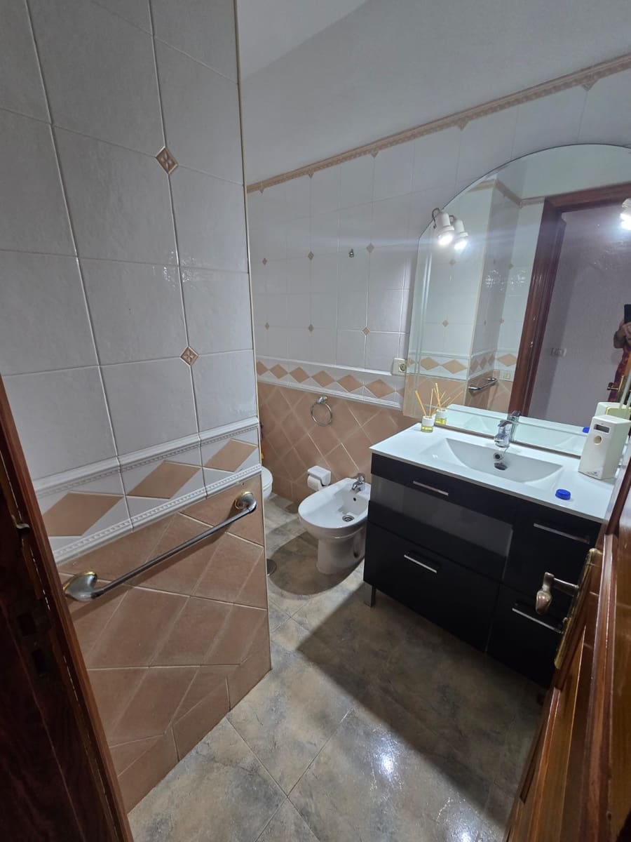 3 soveværelse Lejlighed til salg i Los Cristianos med swimmingpool garage - € 549.000 (Ref: 8952380)