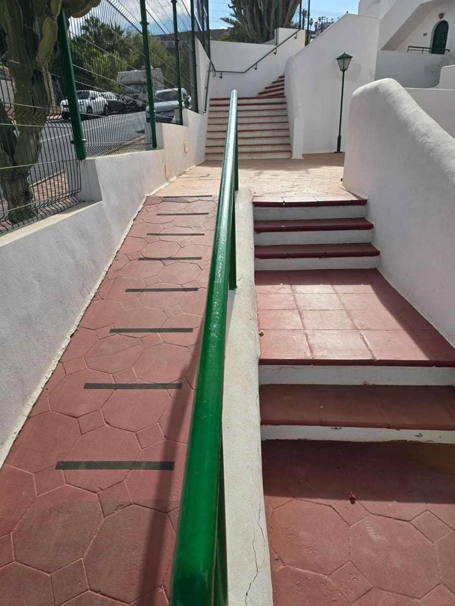 Apartamento de 1 habitación en Costa Adeje en venta con piscina - 245.000 € (Ref: 9256641)
