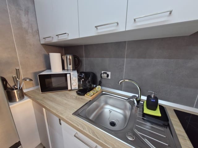 1 soveværelse Lejlighed til salg i Los Cristianos, Arona med swimmingpool - € 565.000 (Ref: 9337040)