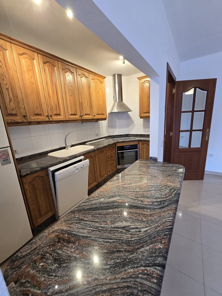 2 chambre Appartement à vendre à Costa del Silencio avec piscine garage - 285 000 € (Ref: 9397819)