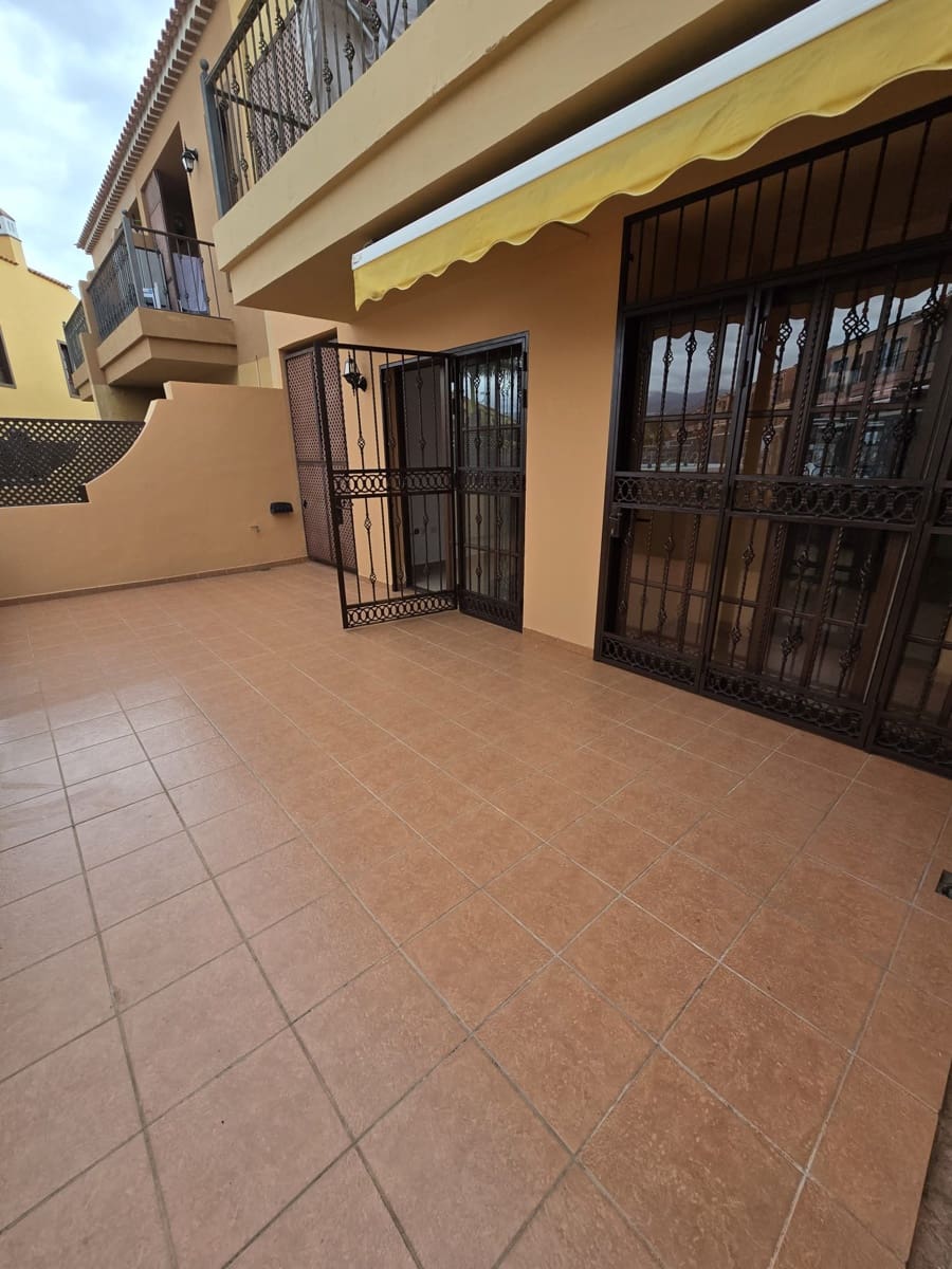 2 chambre Appartement à vendre à Costa del Silencio avec piscine garage - 285 000 € (Ref: 9397819)