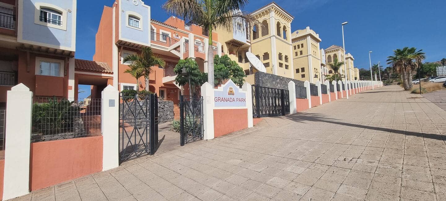 2 sovrum Lägenhet till salu i Los Cristianos med pool - 290 000 € (Ref: 9452902)