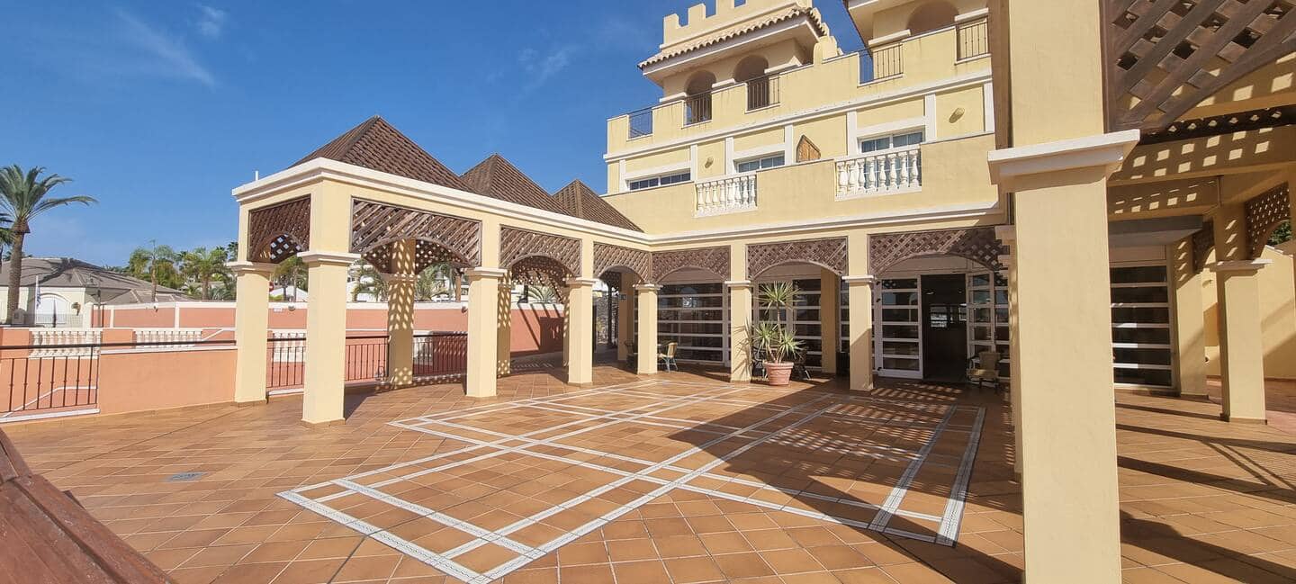 2 sovrum Lägenhet till salu i Los Cristianos med pool - 290 000 € (Ref: 9452902)