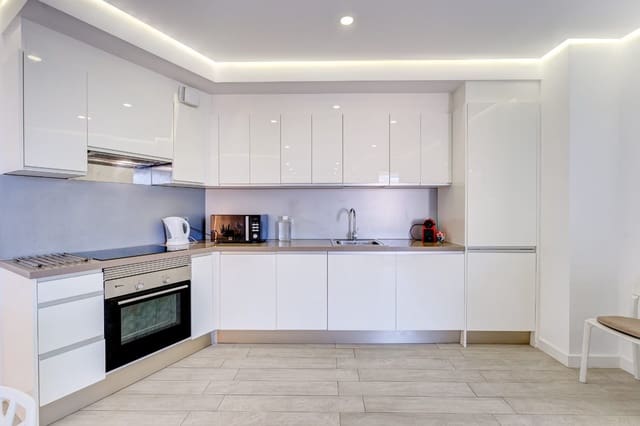 3 makuuhuone Huoneisto myytävänä paikassa Playa Paraiso, Adeje mukana uima-altaan - 690 000 € (Ref: 9486567)