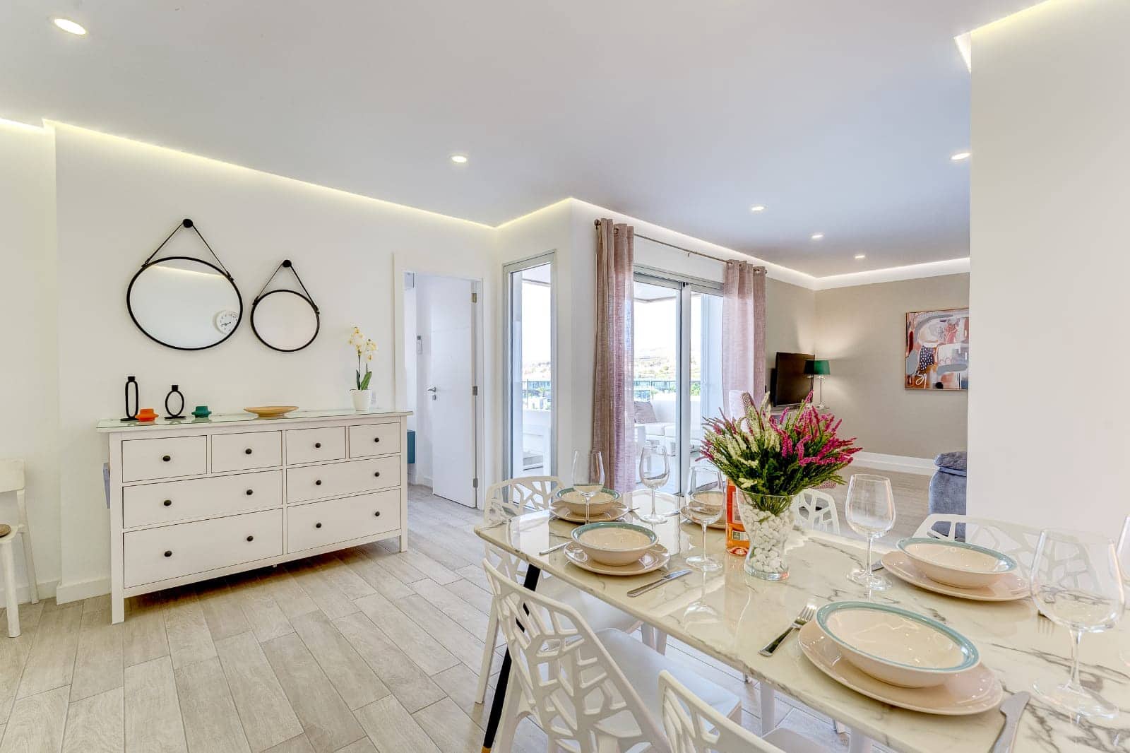 3 makuuhuone Huoneisto myytävänä paikassa Playa Paraiso mukana uima-altaan - 690 000 € (Ref: 9486567)