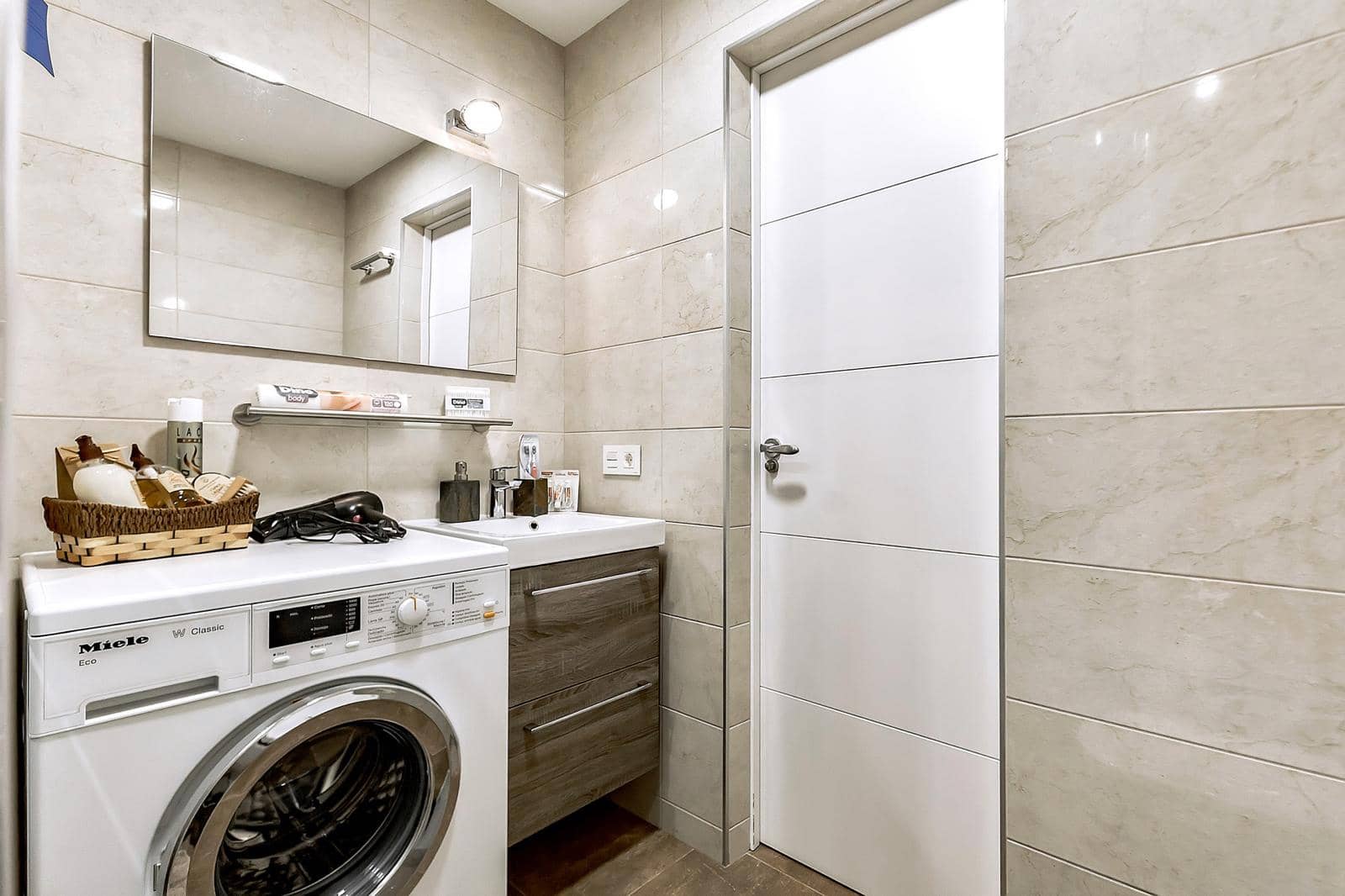 2 Zimmer Apartment zu verkaufen in Costa Adeje mit Pool - 345.000 € (Ref: 9578196)