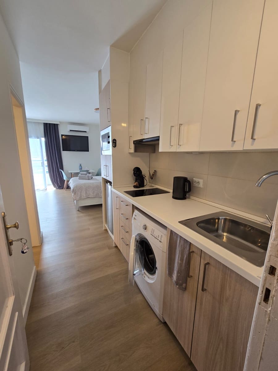 Apartment for sale in Playa Paraiso with pool - € 215,000 (Ref: 9702403)