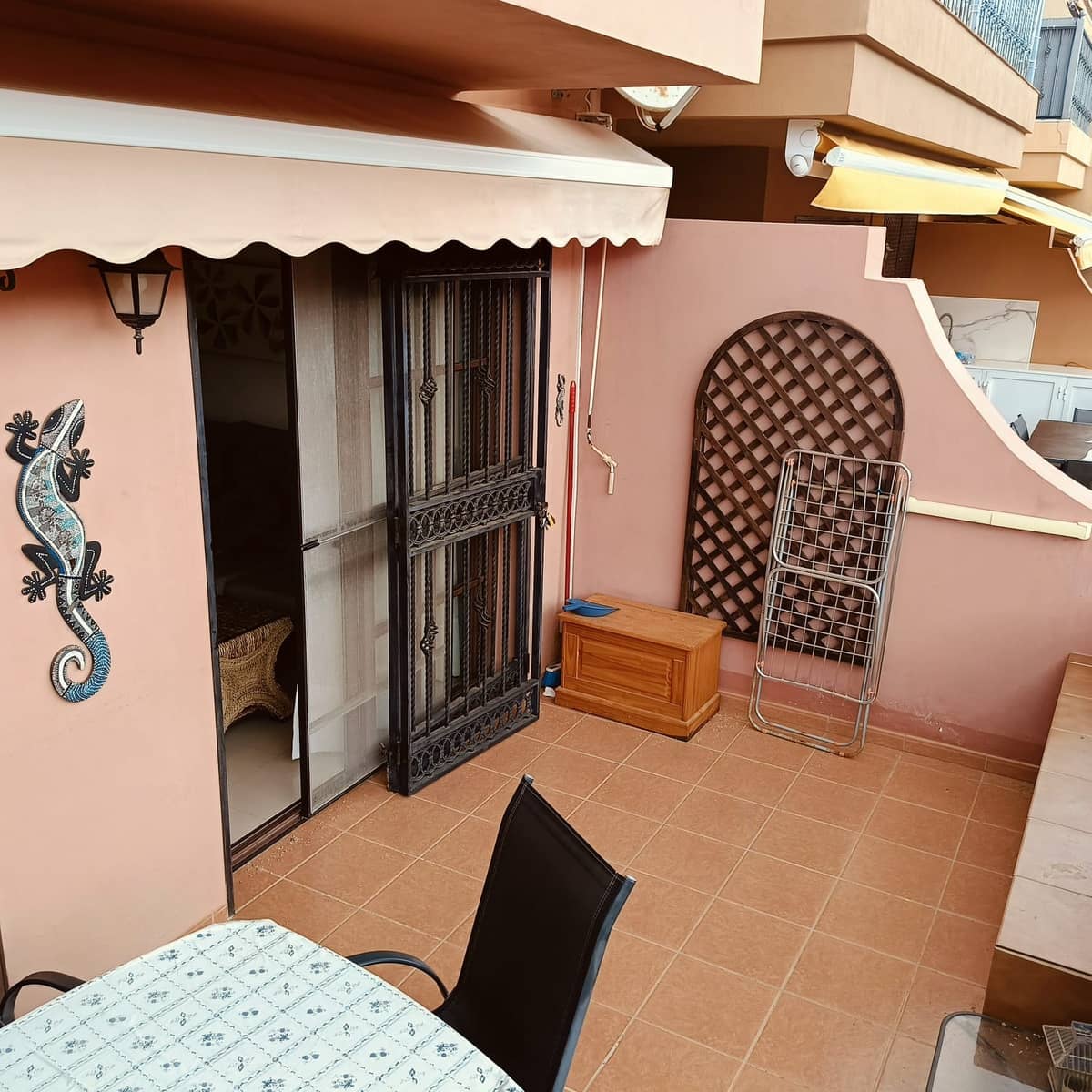 2 bedroom Apartment for sale in Costa del Silencio with pool garage - € 276,000 (Ref: 9778761)