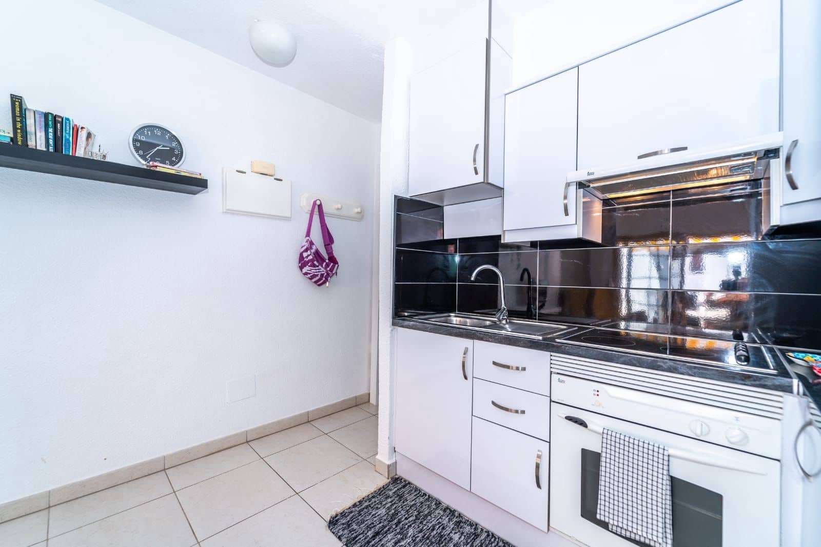 1 soverom Leilighet til salgs i Costa Adeje med svømmebasseng - € 220 000 (Ref: 9946815)