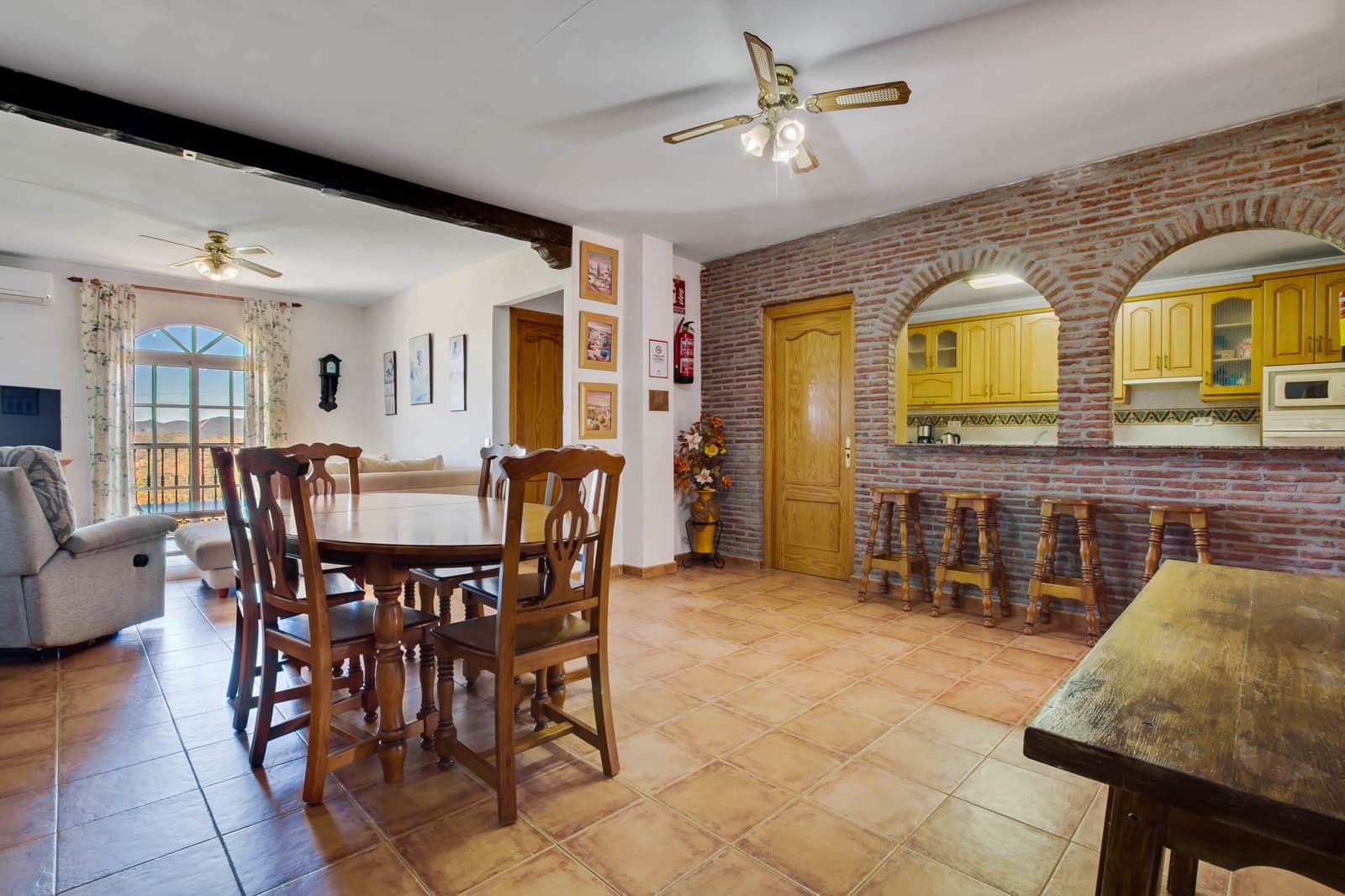 16 soveværelse Finca/Landehus til salg i Casabermeja med swimmingpool garage - € 1.100.000 (Ref: 9028334)