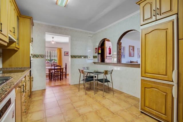 16 slaapkamer Finca/Landhuis te koop in Casabermeja met zwembad garage - € 1.100.000 (Ref: 9028334)