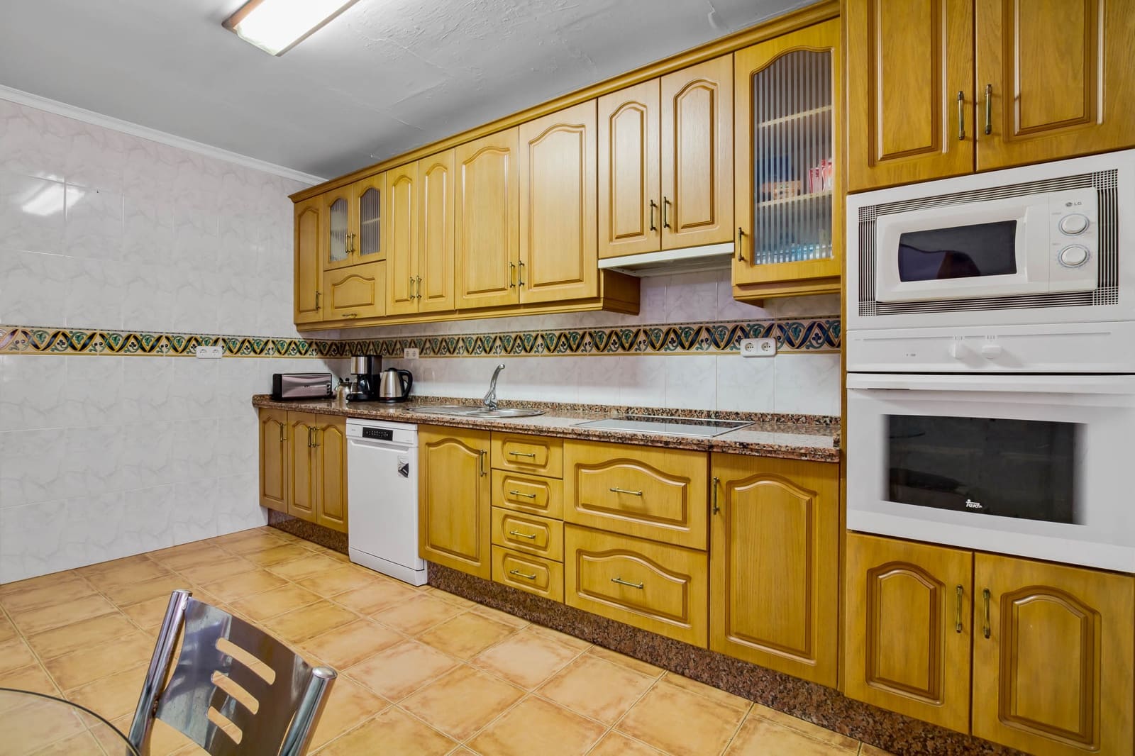 16 soveværelse Finca/Landehus til salg i Casabermeja med swimmingpool garage - € 1.100.000 (Ref: 9028334)