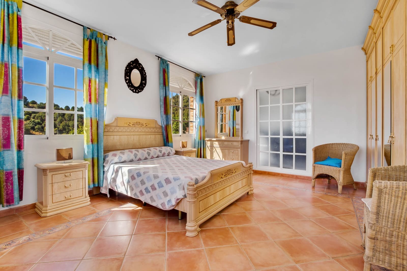 16 soveværelse Finca/Landehus til salg i Casabermeja med swimmingpool garage - € 1.100.000 (Ref: 9028334)