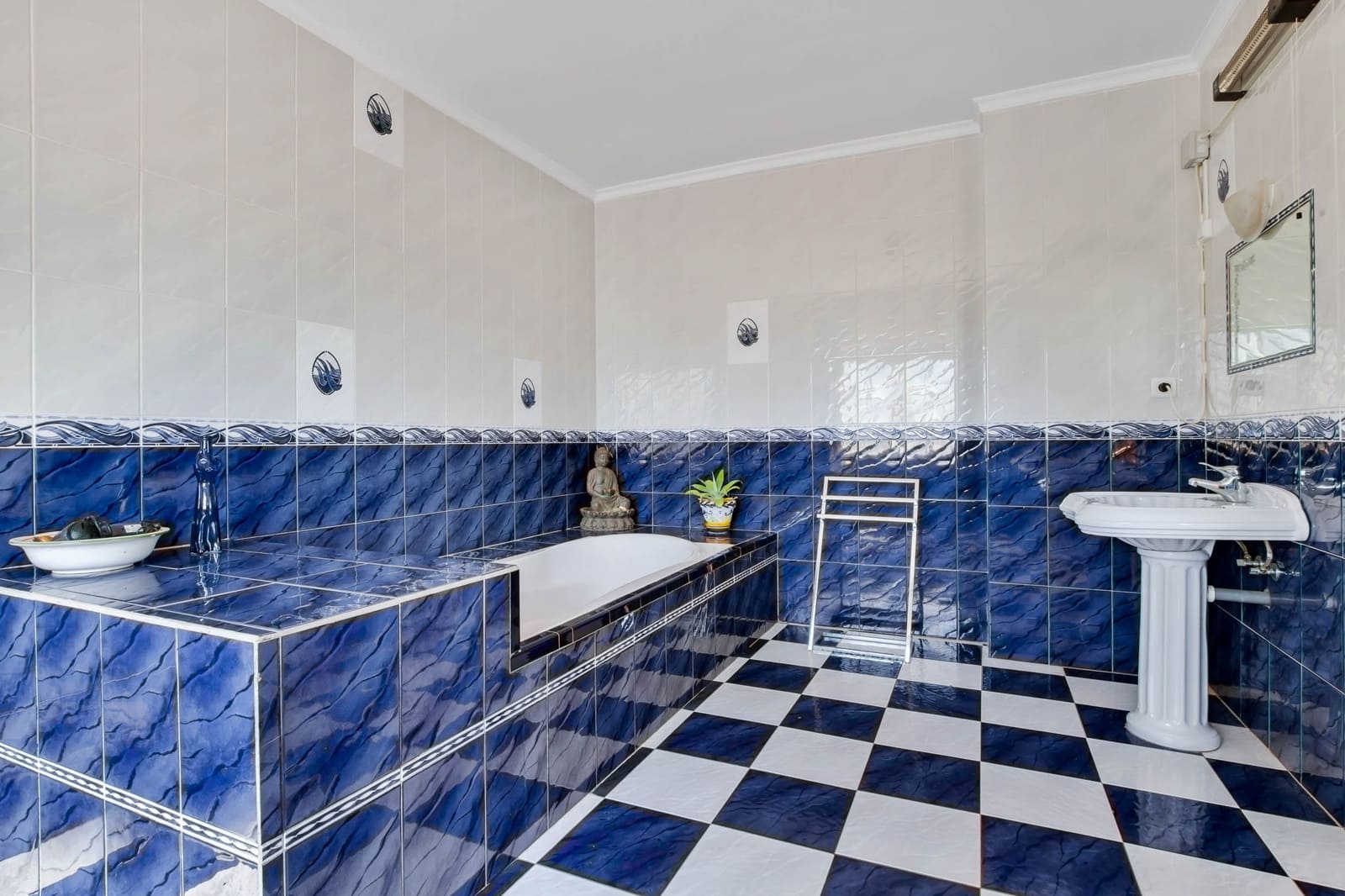 16 soveværelse Finca/Landehus til salg i Casabermeja med swimmingpool garage - € 1.100.000 (Ref: 9028334)