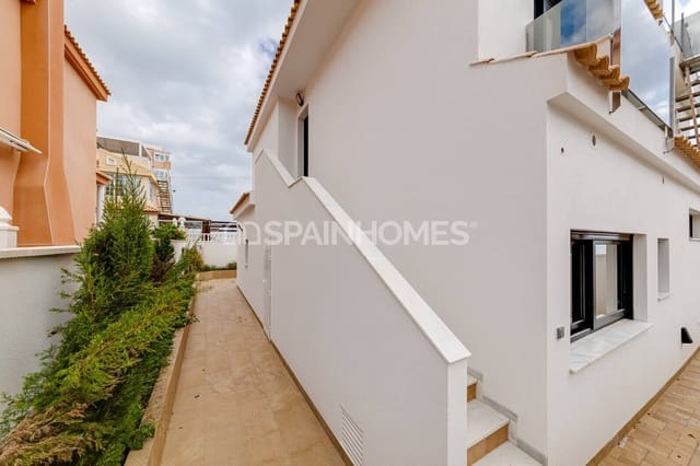 4 Zimmer Villa zu verkaufen in Miramar - Torre del Moro, Torrevieja mit Pool - 990.000 € (Ref: 10034878)