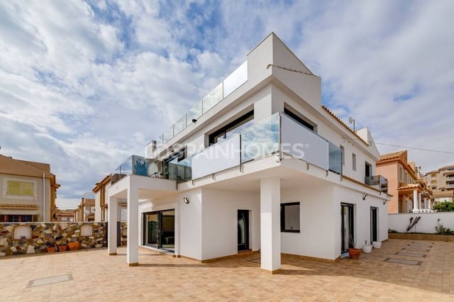 4 Zimmer Villa zu verkaufen in Miramar - Torre del Moro, Torrevieja mit Pool - 990.000 € (Ref: 10034878)