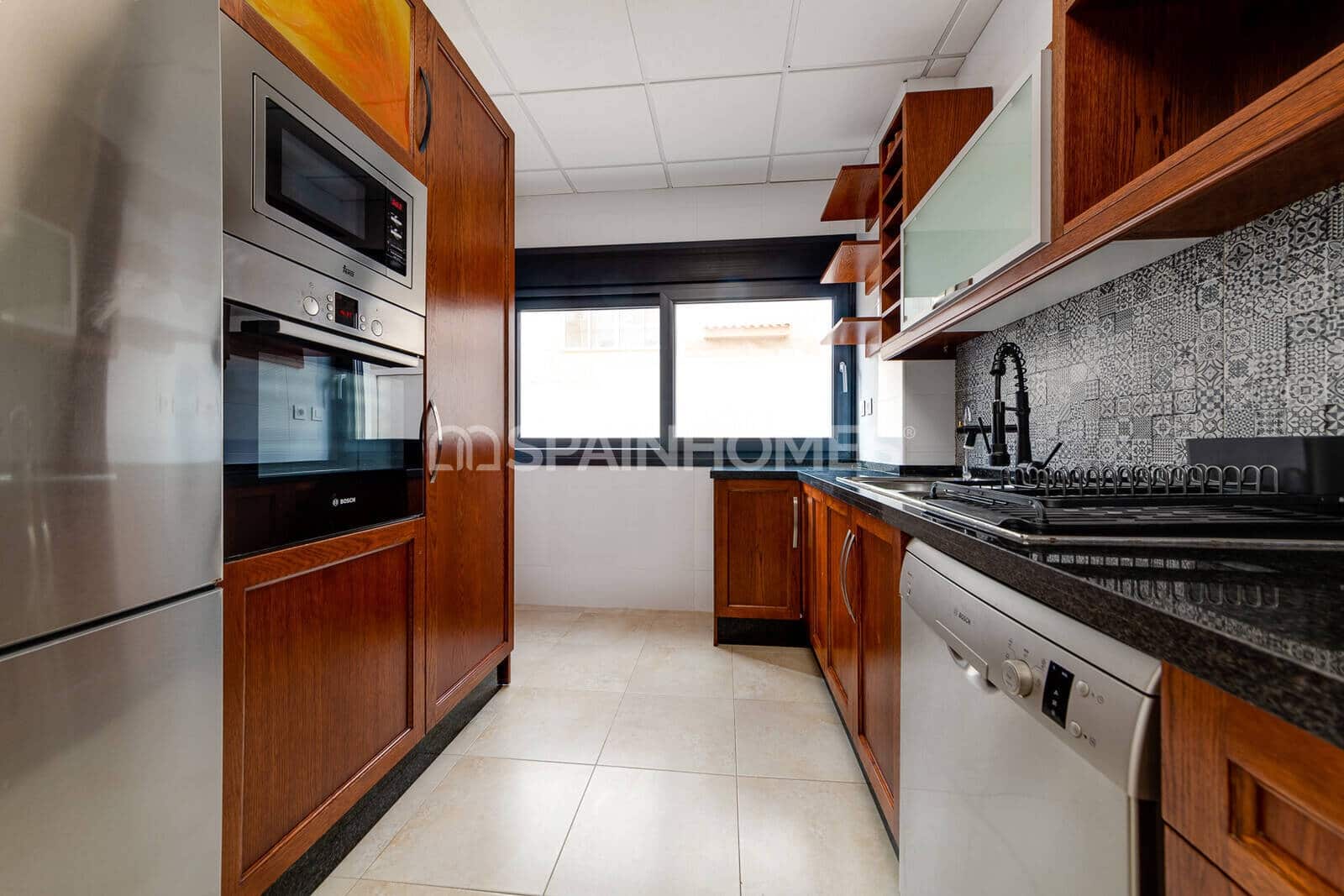 4 Zimmer Villa zu verkaufen in Torrevieja mit Pool - 990.000 € (Ref: 10034878)