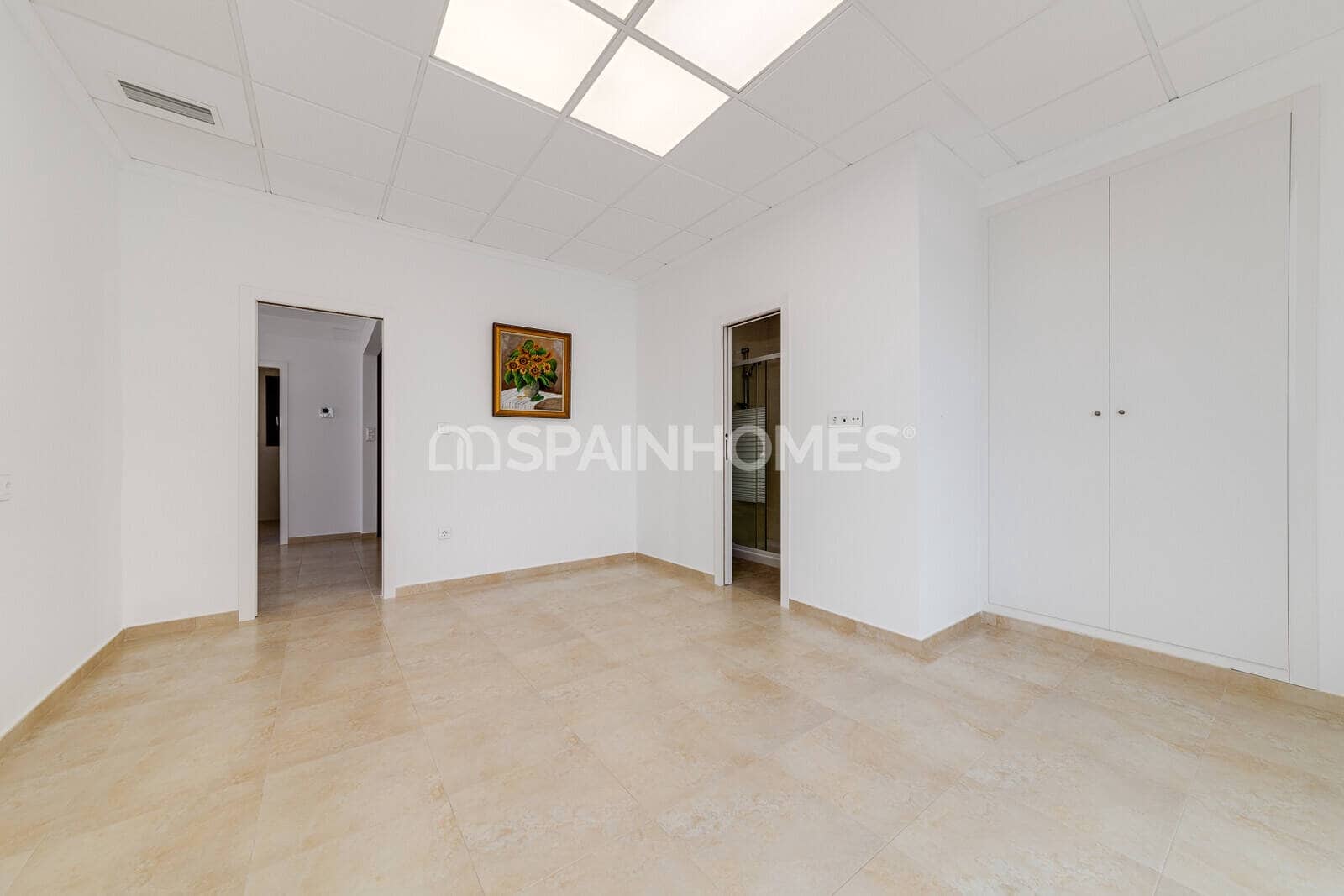 4 Zimmer Villa zu verkaufen in Torrevieja mit Pool - 990.000 € (Ref: 10034878)