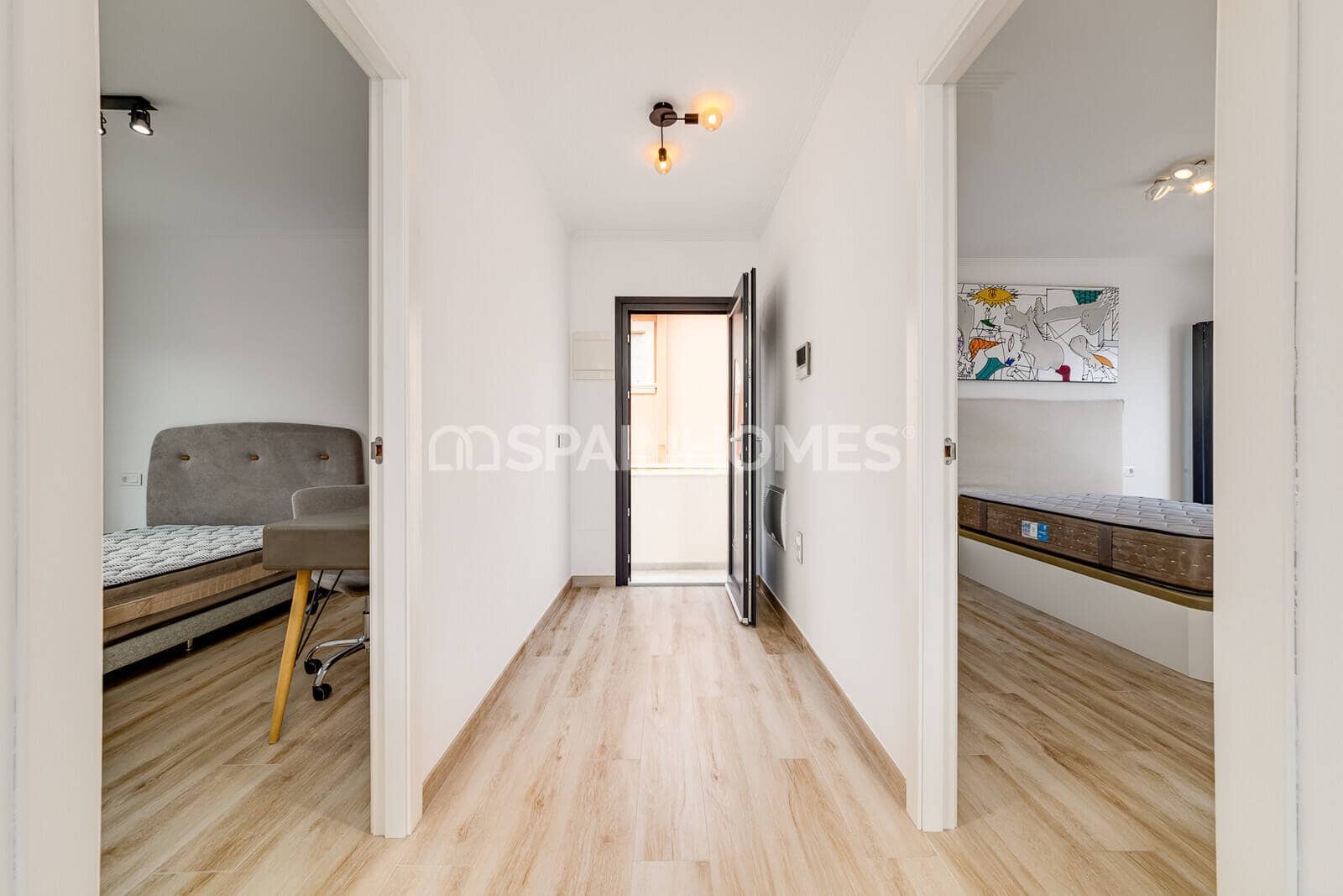 4 Zimmer Villa zu verkaufen in Torrevieja mit Pool - 990.000 € (Ref: 10034878)