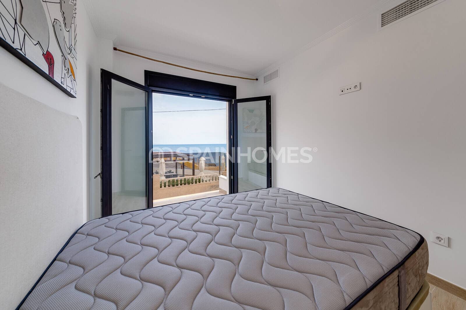 4 Zimmer Villa zu verkaufen in Torrevieja mit Pool - 990.000 € (Ref: 10034878)