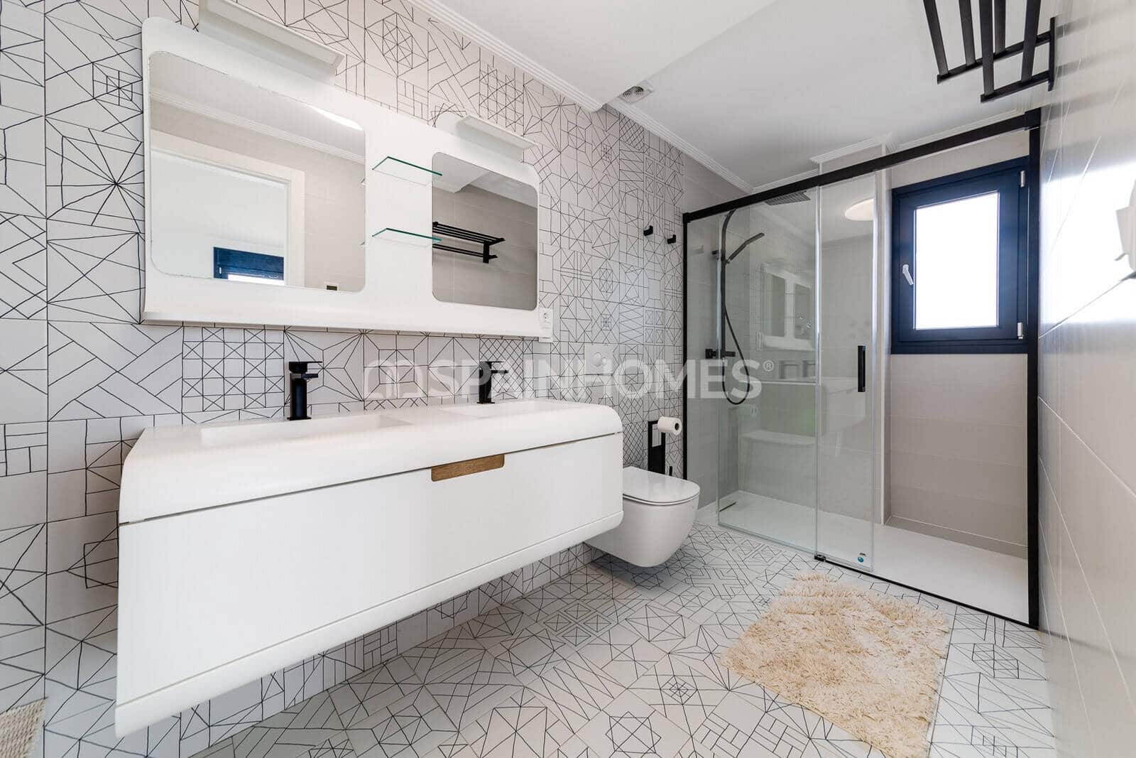 4 Zimmer Villa zu verkaufen in Torrevieja mit Pool - 990.000 € (Ref: 10034878)